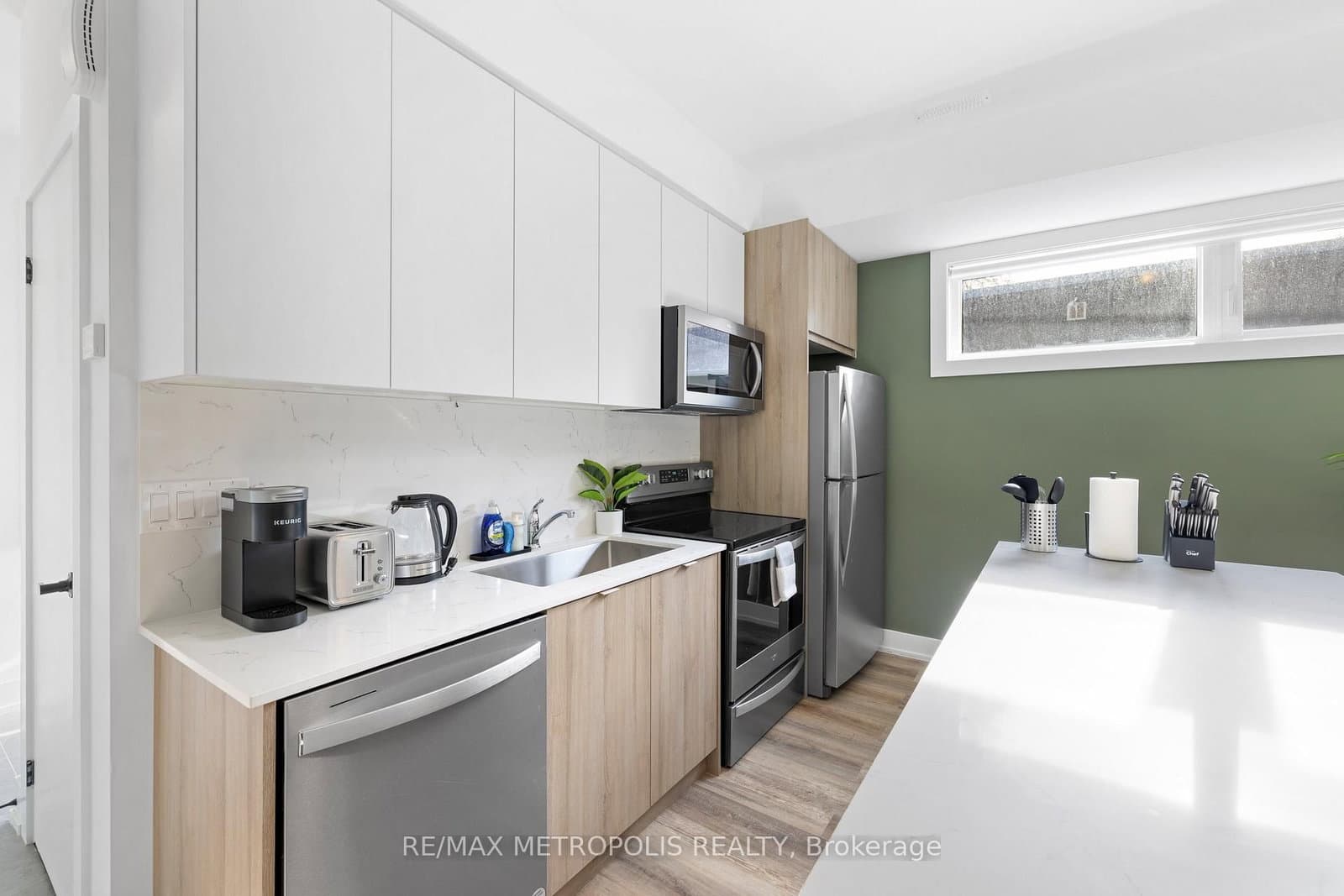 447 Lansdowne Avenue thumbnail 37
