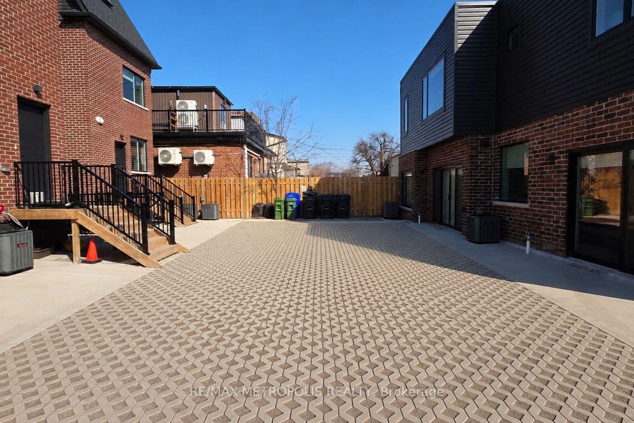 447 Lansdowne Avenue thumbnail 49