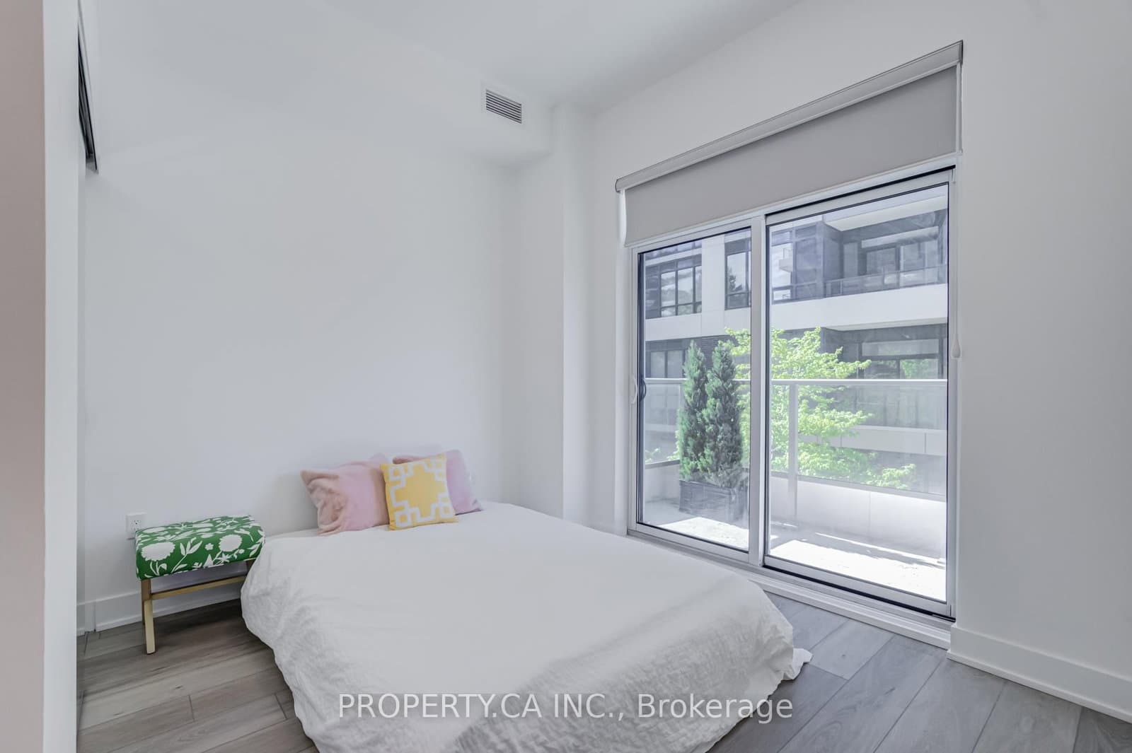 2 Teagarden Court N, Unit 102 thumbnail 16