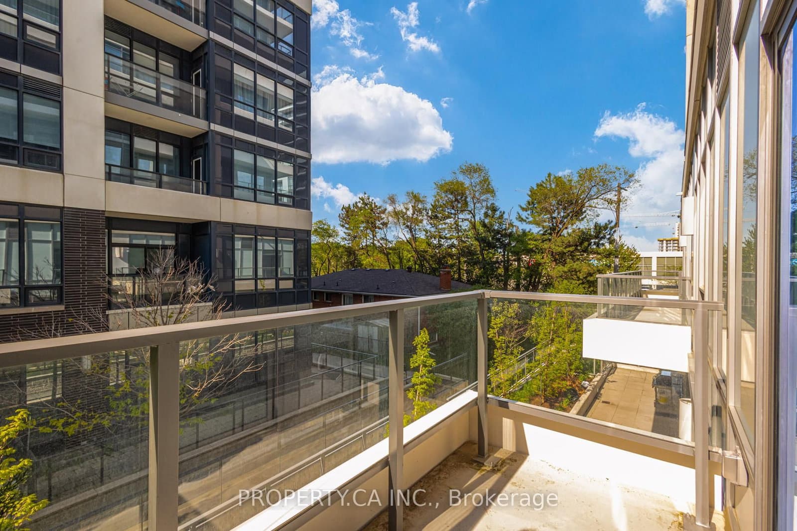 2 Teagarden Court N, Unit 102 thumbnail 18