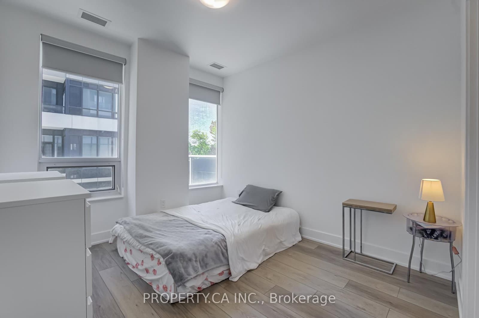 2 Teagarden Court N, Unit 102 thumbnail 21