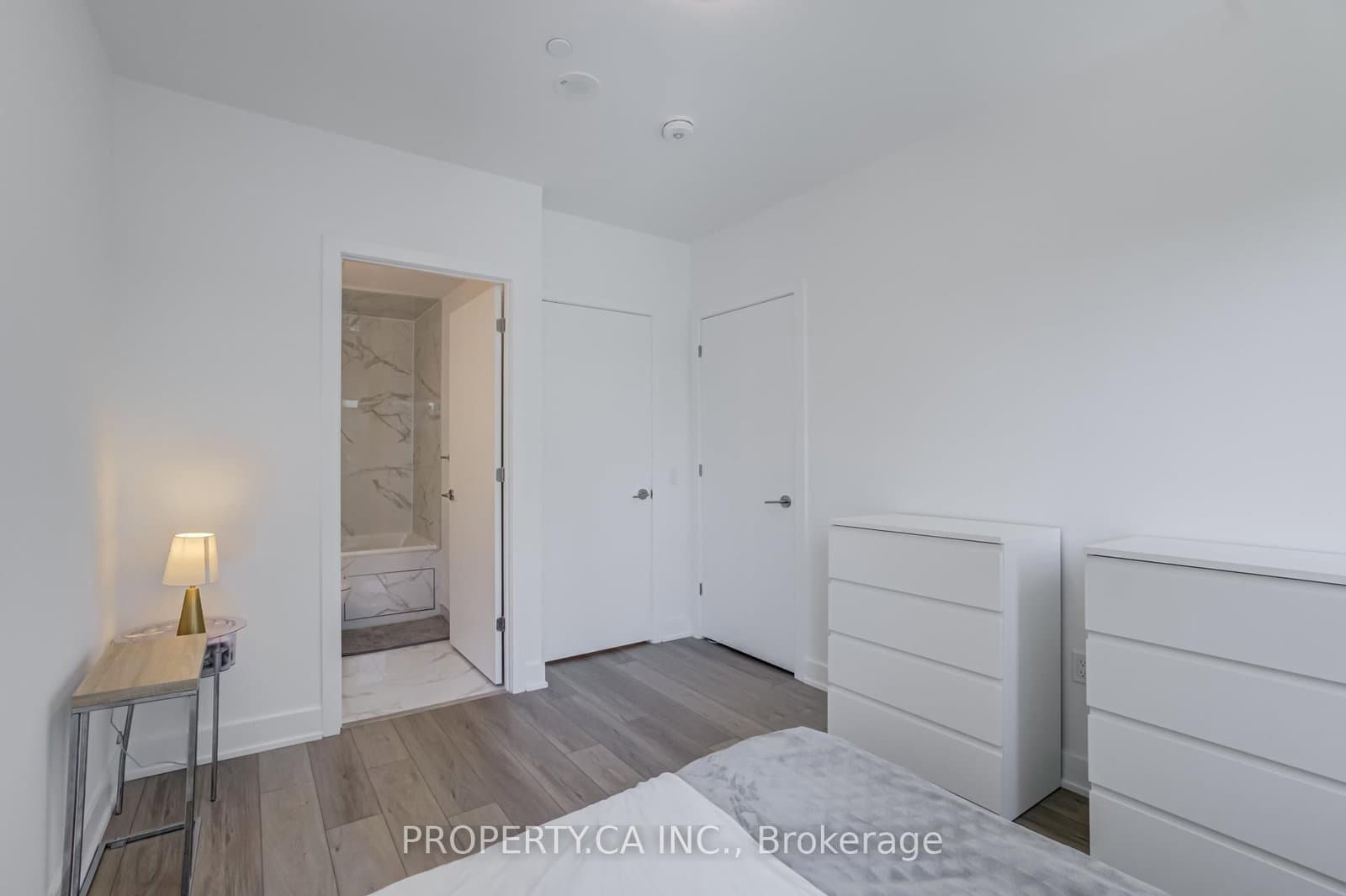 2 Teagarden Court N, Unit 102 thumbnail 22