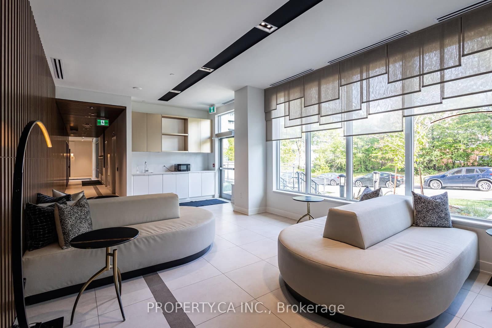 2 Teagarden Court N, Unit 102 thumbnail 32