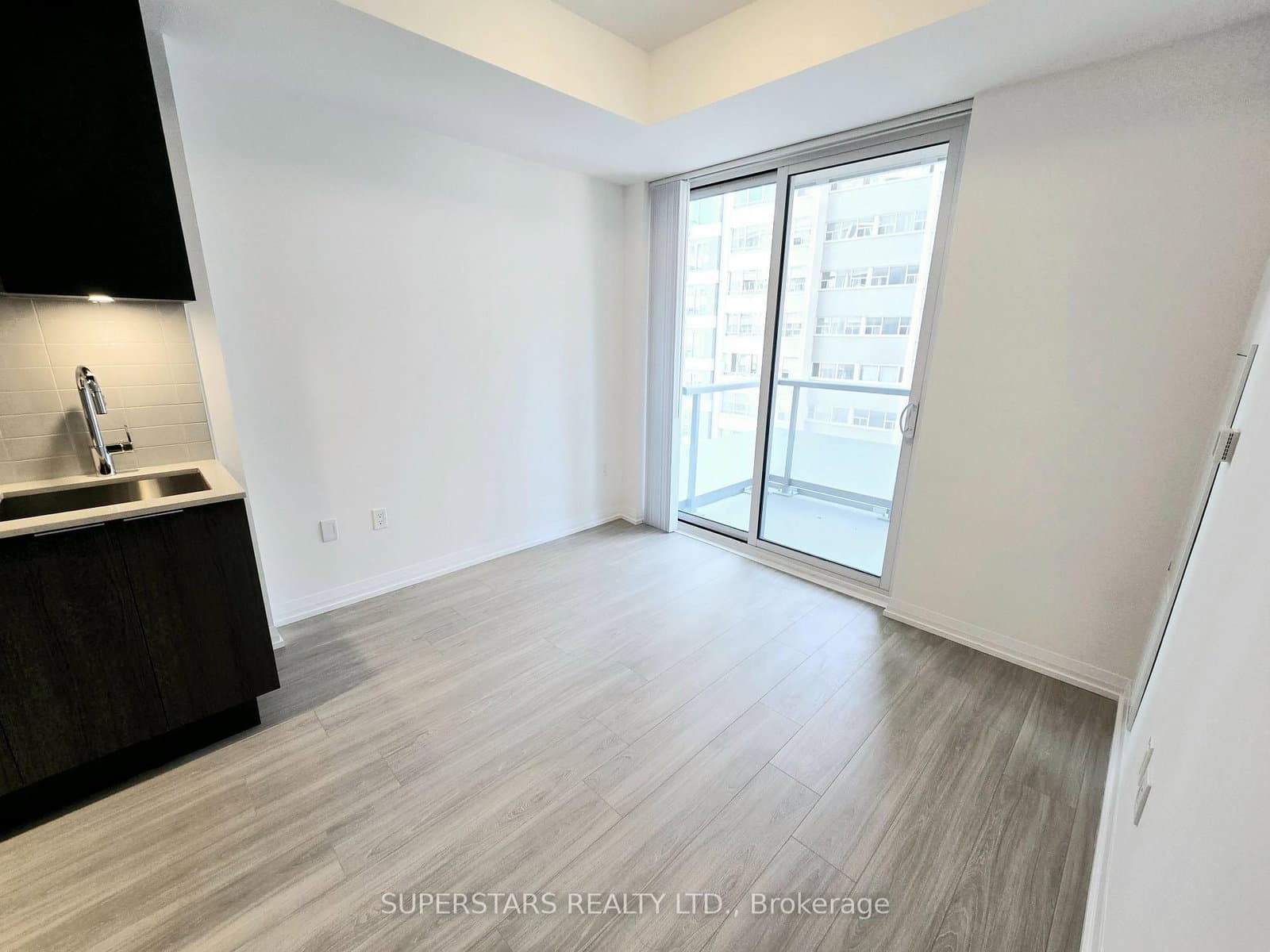 50 Dunfield Avenue, Unit 814 thumbnail 10