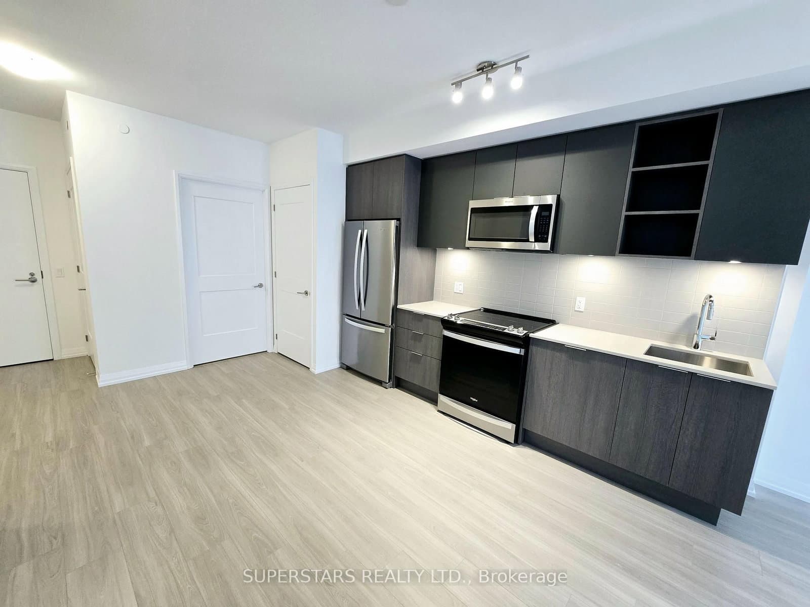 50 Dunfield Avenue, Unit 814 thumbnail 13