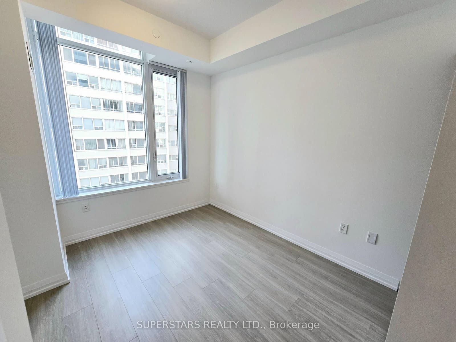 50 Dunfield Avenue, Unit 814 thumbnail 15