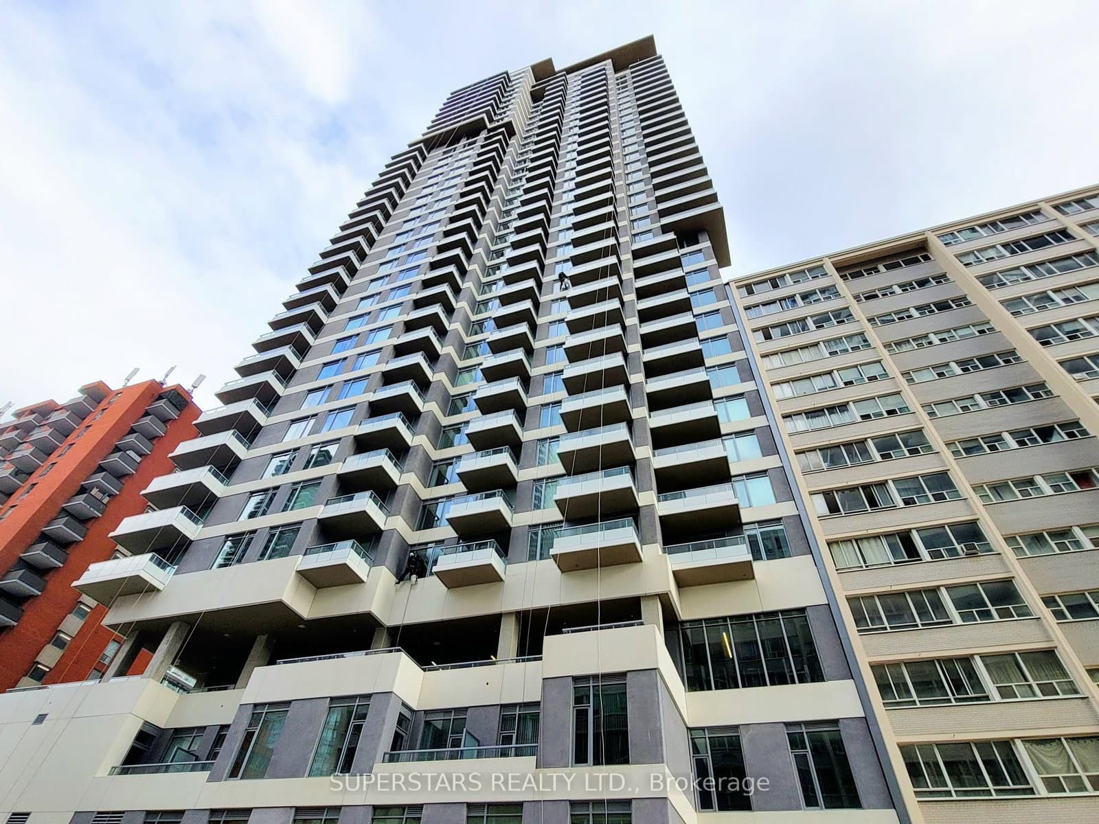 50 Dunfield Avenue, Unit 814 thumbnail 2