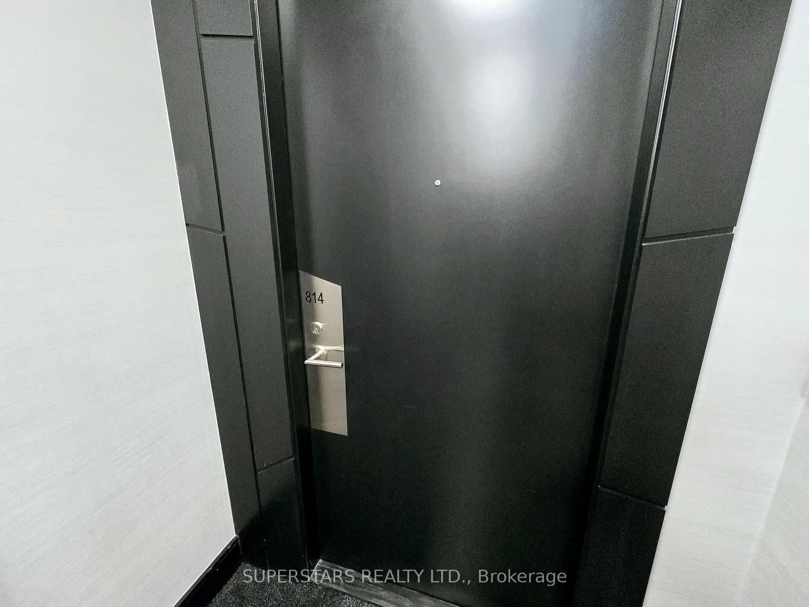 50 Dunfield Avenue, Unit 814 thumbnail 5