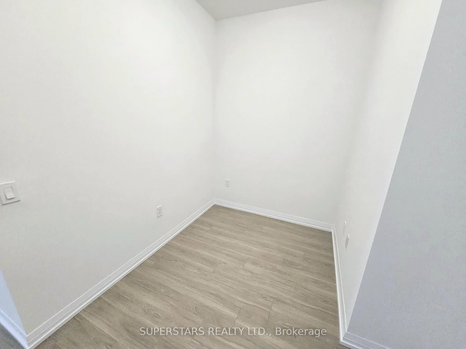 50 Dunfield Avenue, Unit 814 thumbnail 7