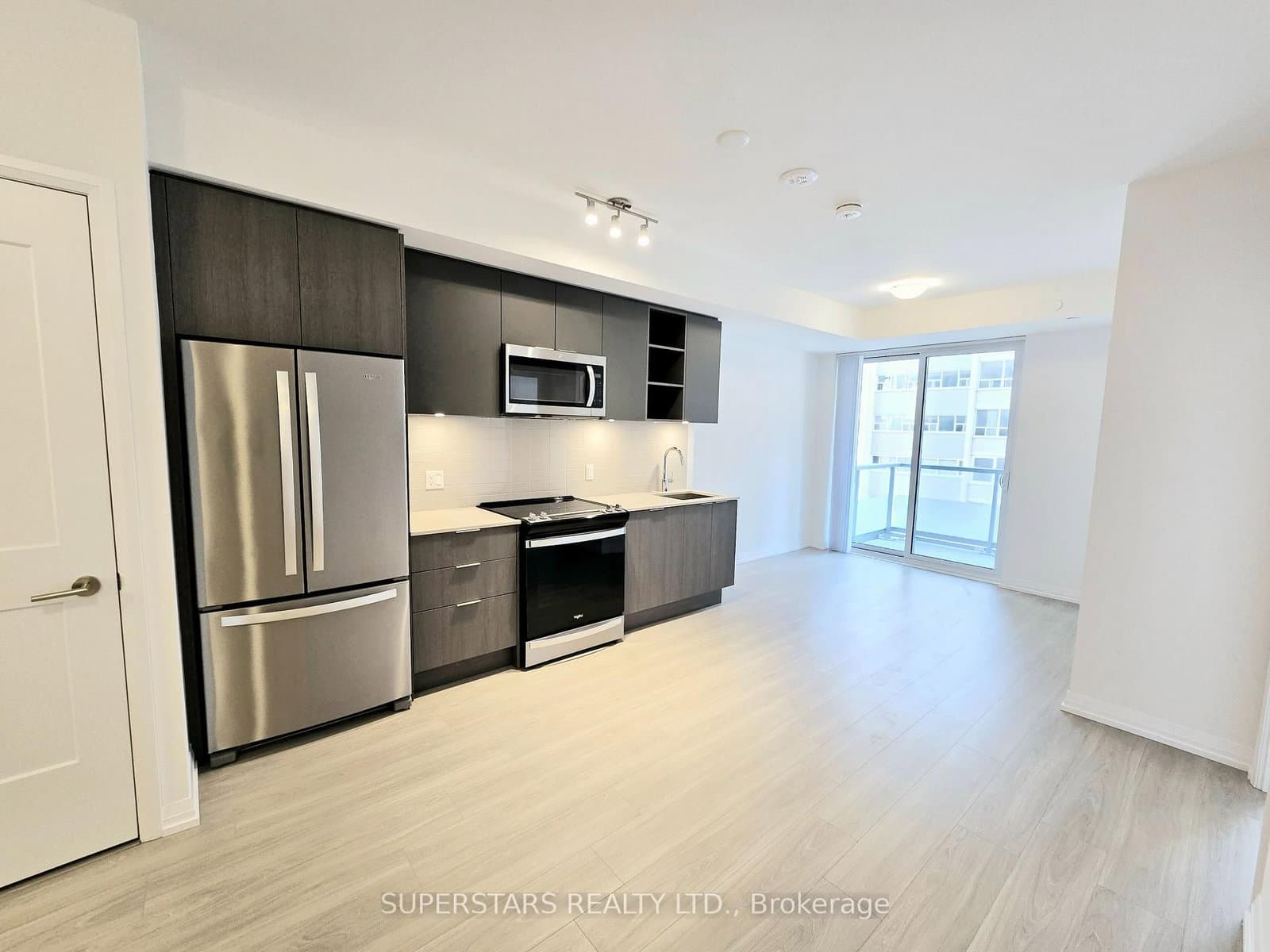 50 Dunfield Avenue, Unit 814 thumbnail 9