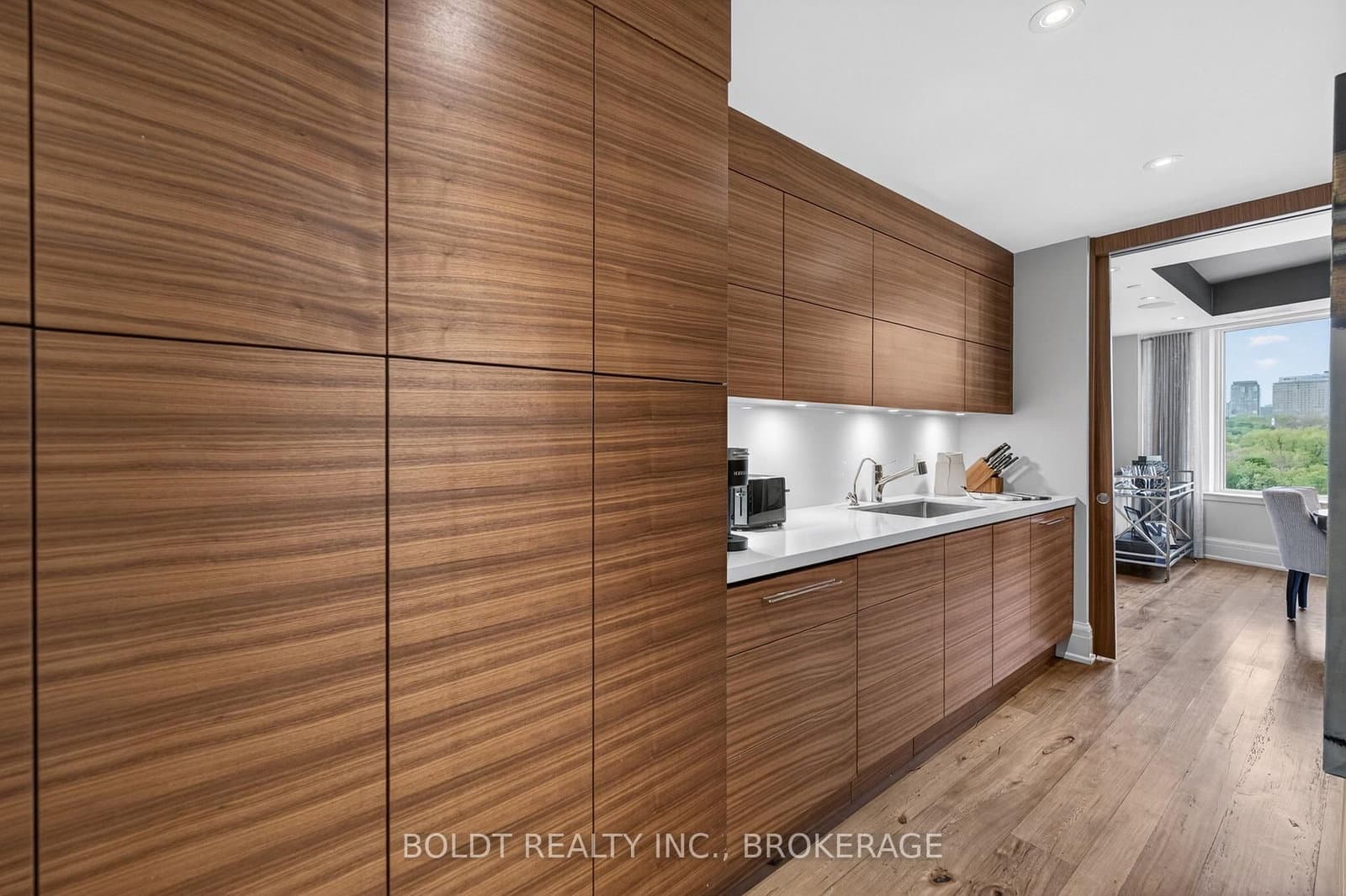181 Davenport Road, Unit 702 thumbnail 14