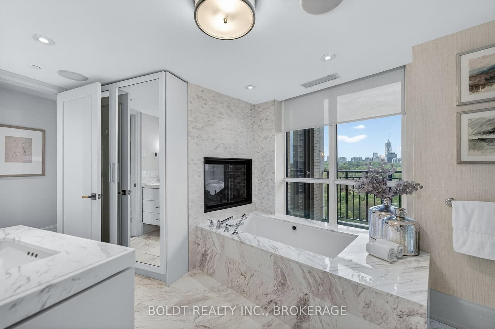 181 Davenport Road, Unit 702 thumbnail 32