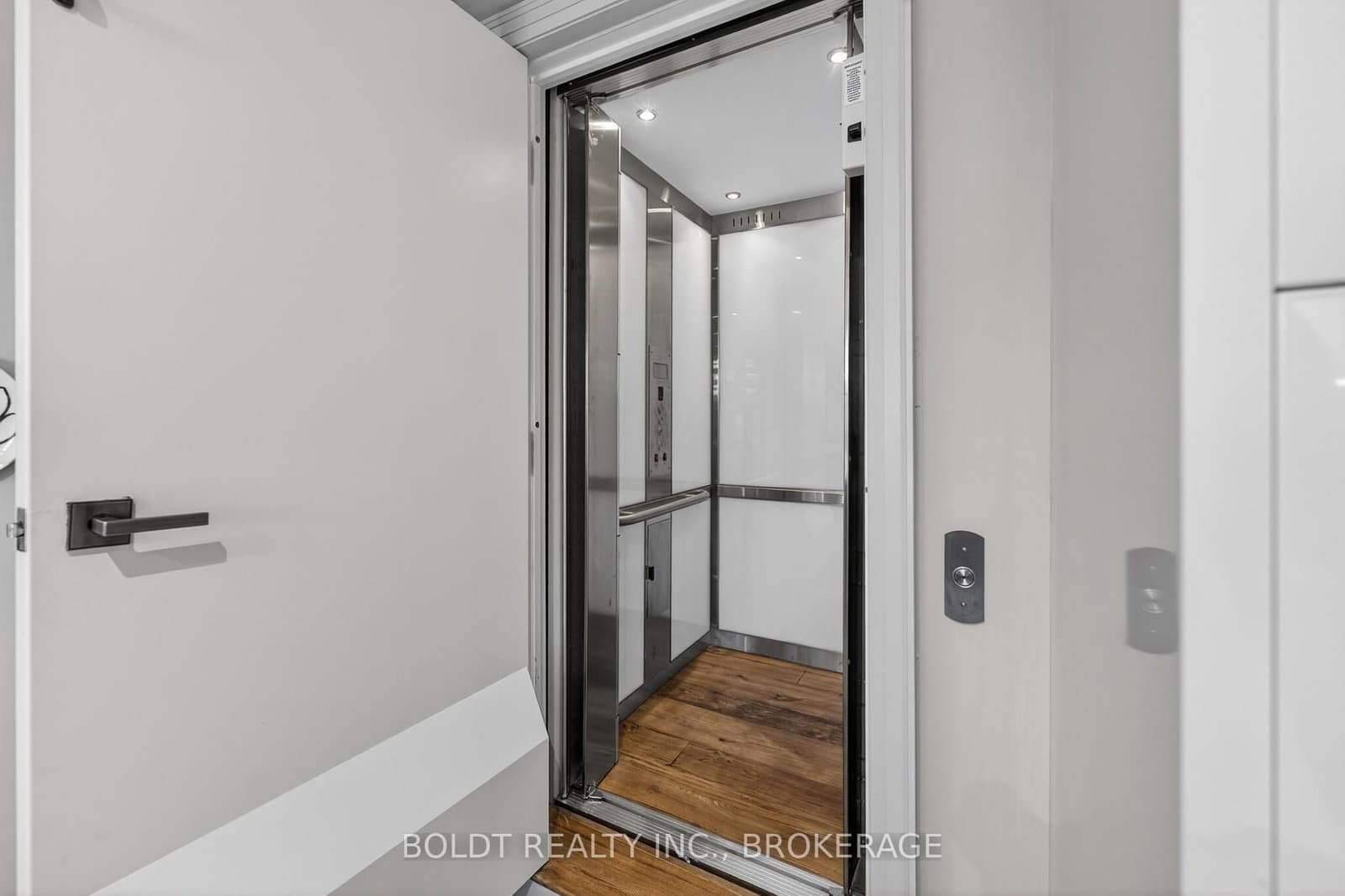 181 Davenport Road, Unit 702 thumbnail 40