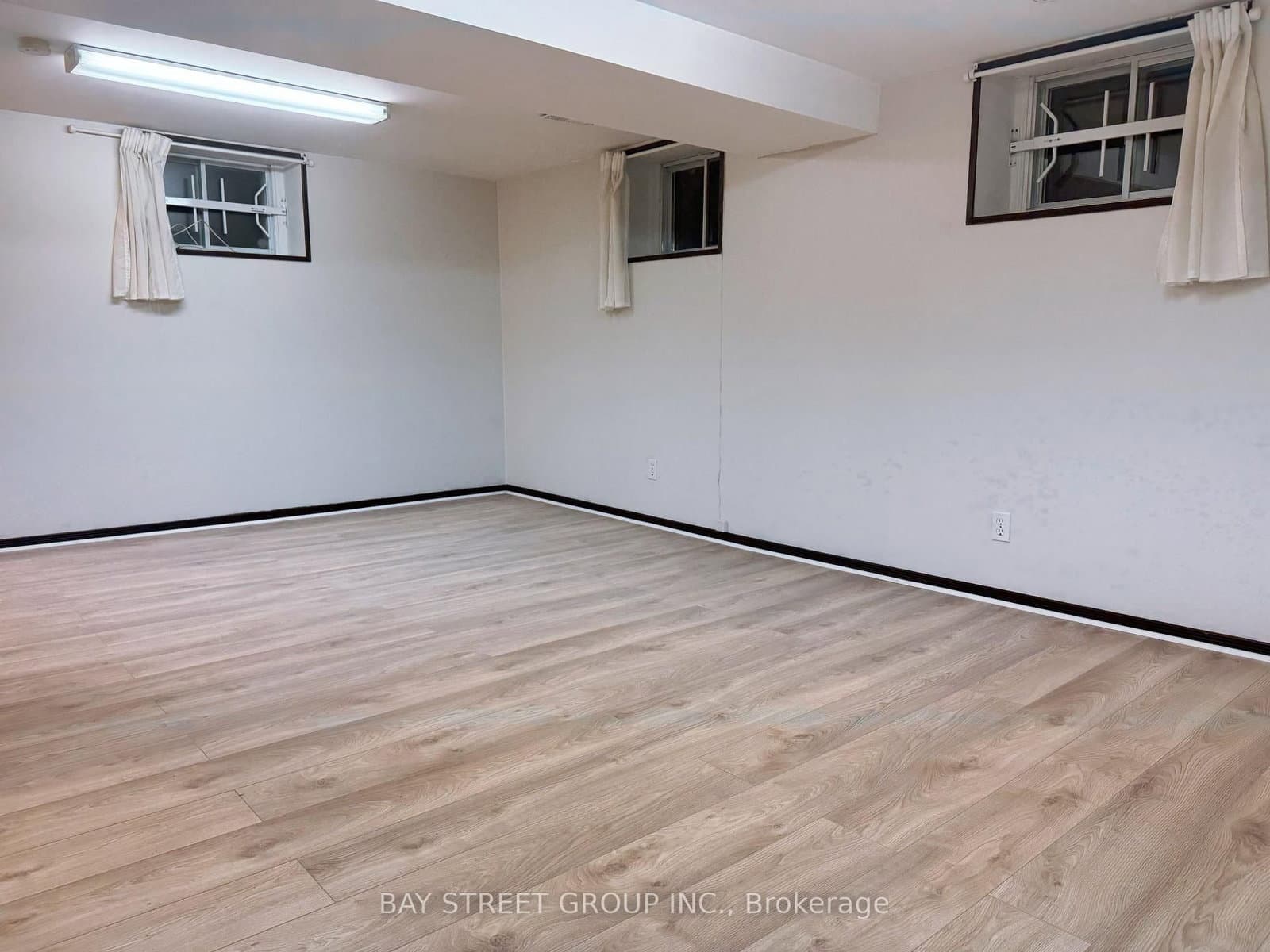 390 Roehampton Avenue, Unit Basement thumbnail 8