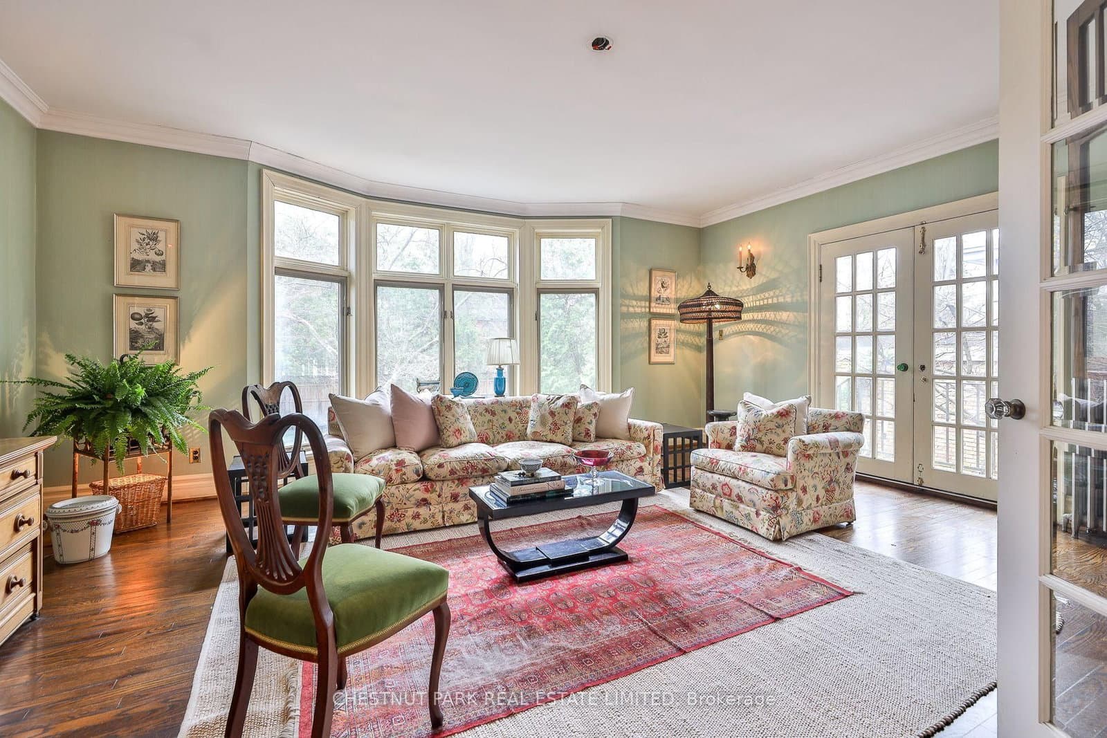 127 Roxborough Drive thumbnail 14