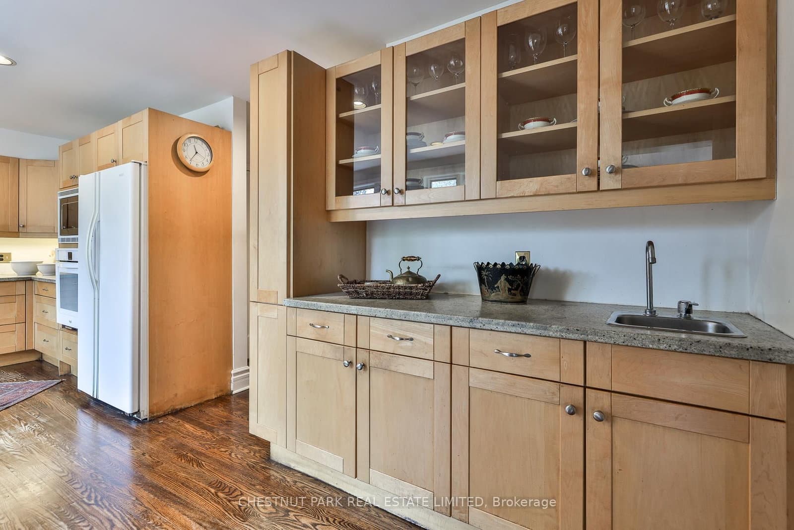 127 Roxborough Drive thumbnail 16