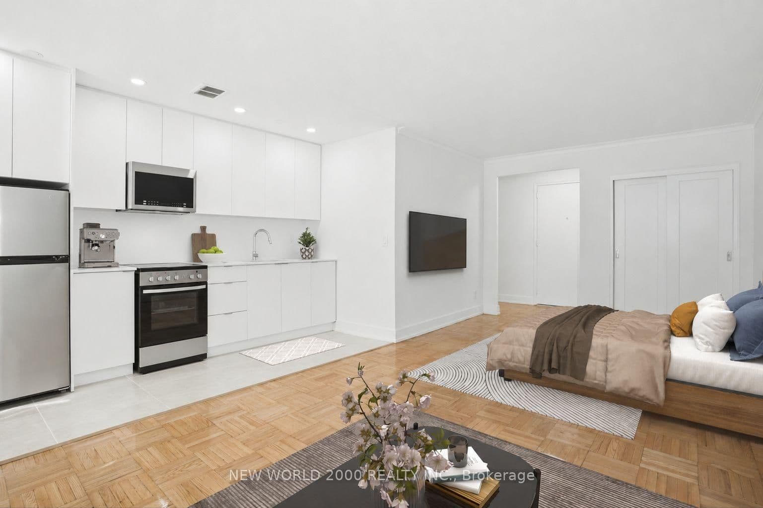 49 Glen Elm Avenue, Unit 117 thumbnail 2