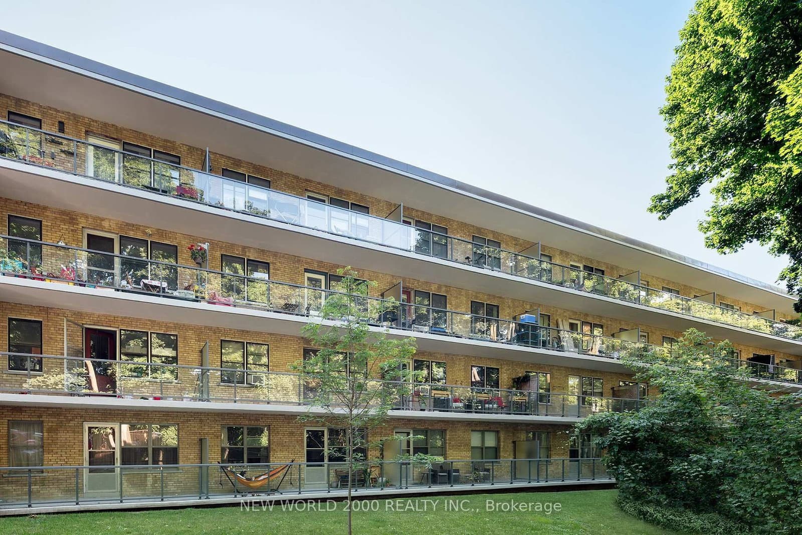 49 Glen Elm Avenue, Unit 117 thumbnail 9