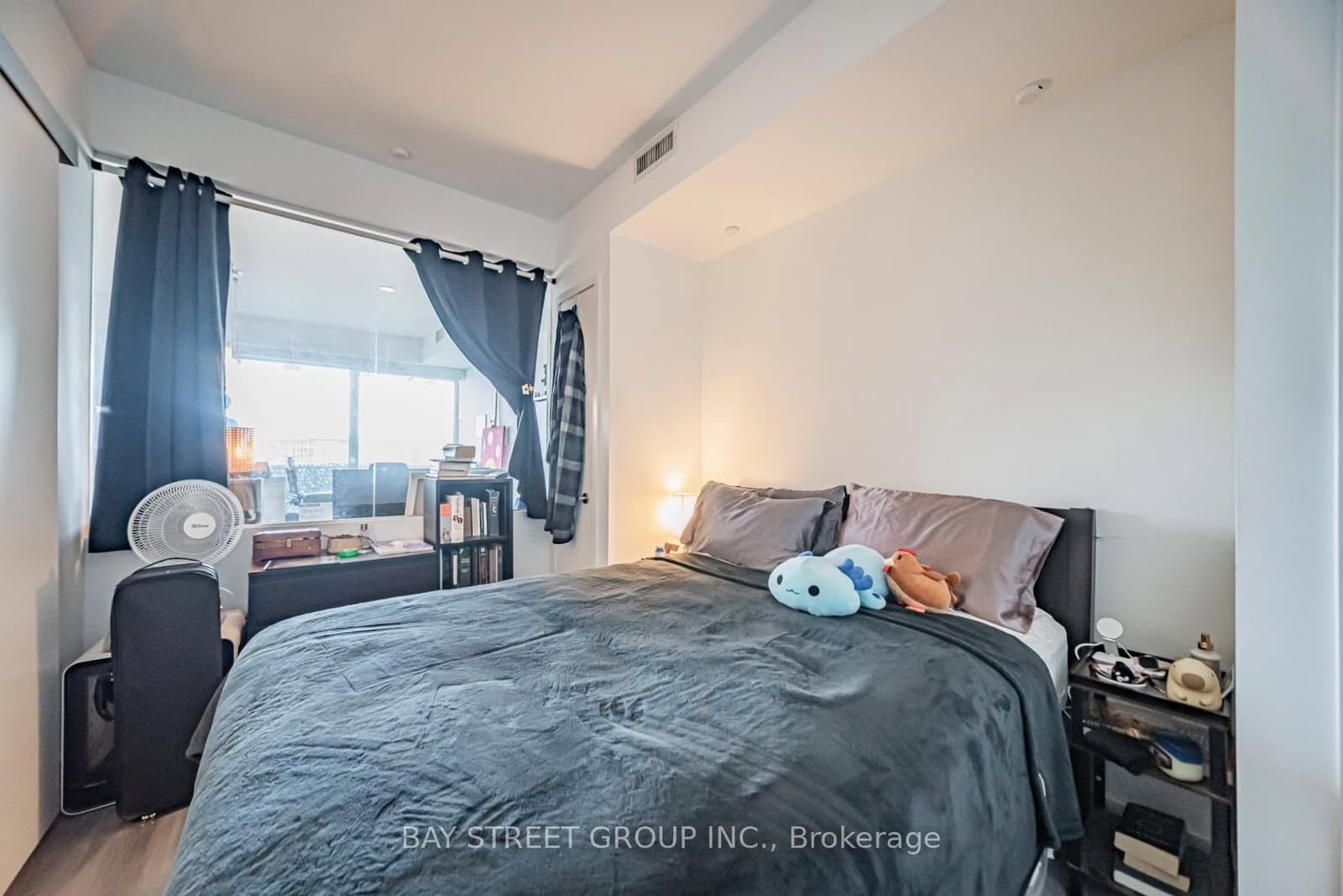 197 Yonge Street, Unit 2204 thumbnail 9
