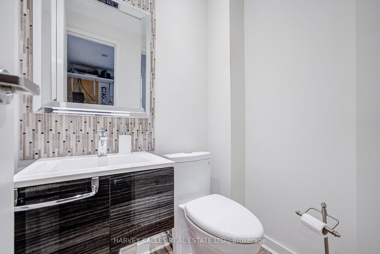 275 MacPherson Avenue, Unit 109 thumbnail 31