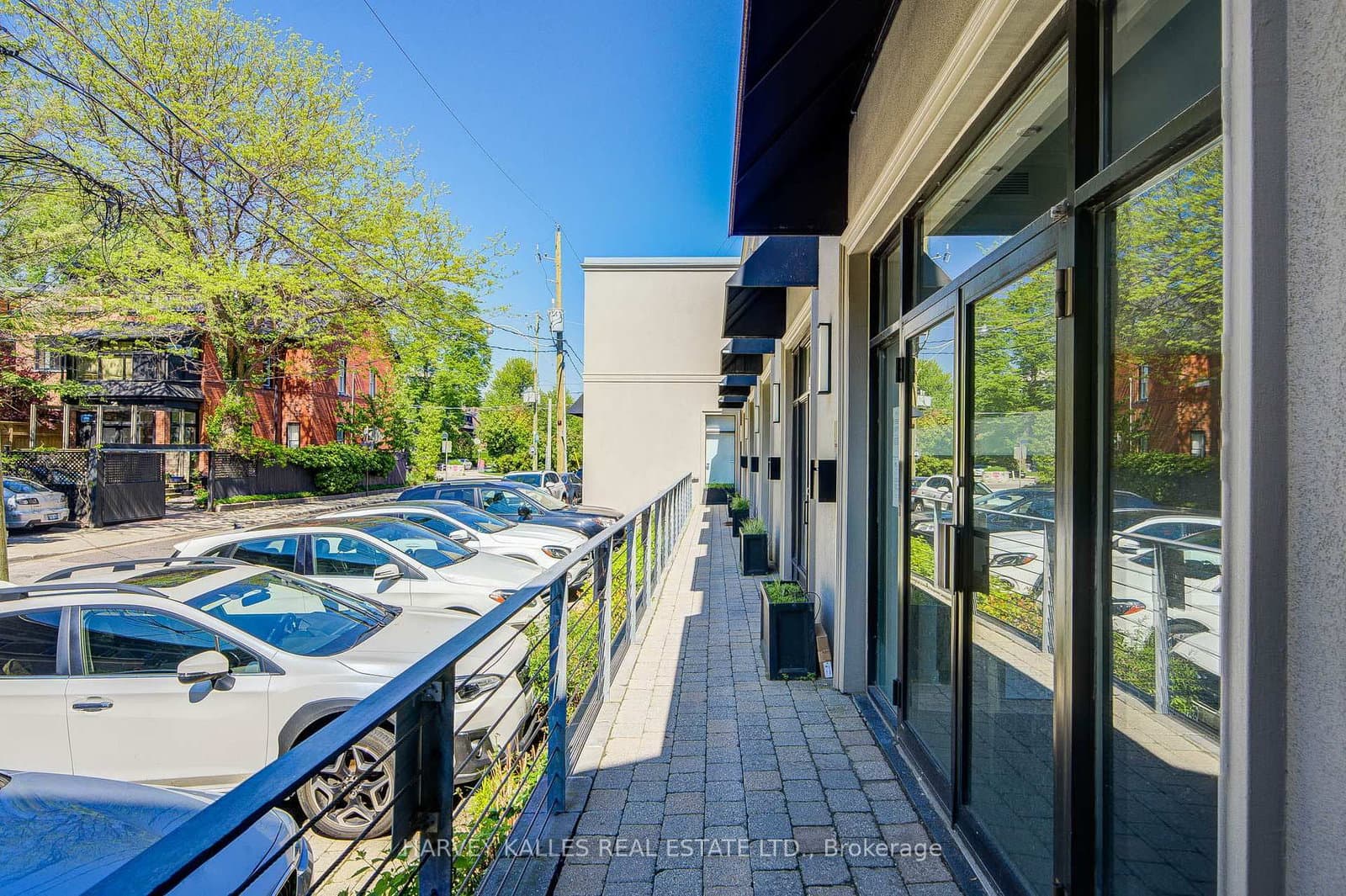 275 MacPherson Avenue, Unit 109 thumbnail 6