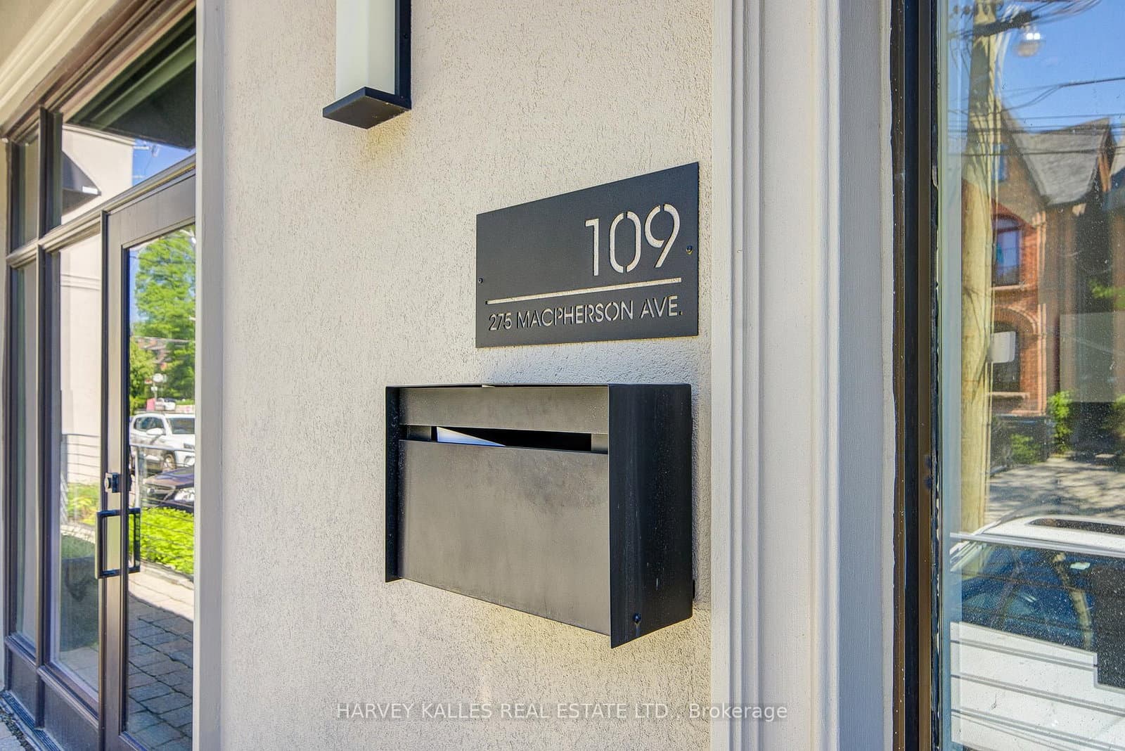 275 MacPherson Avenue, Unit 109 thumbnail 7