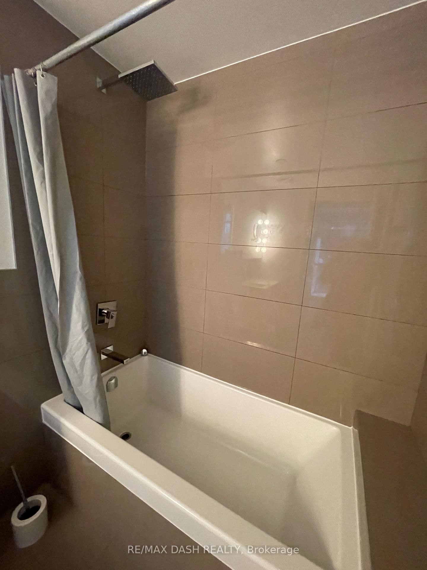 45 Charles Street E, Unit 4811 thumbnail 10