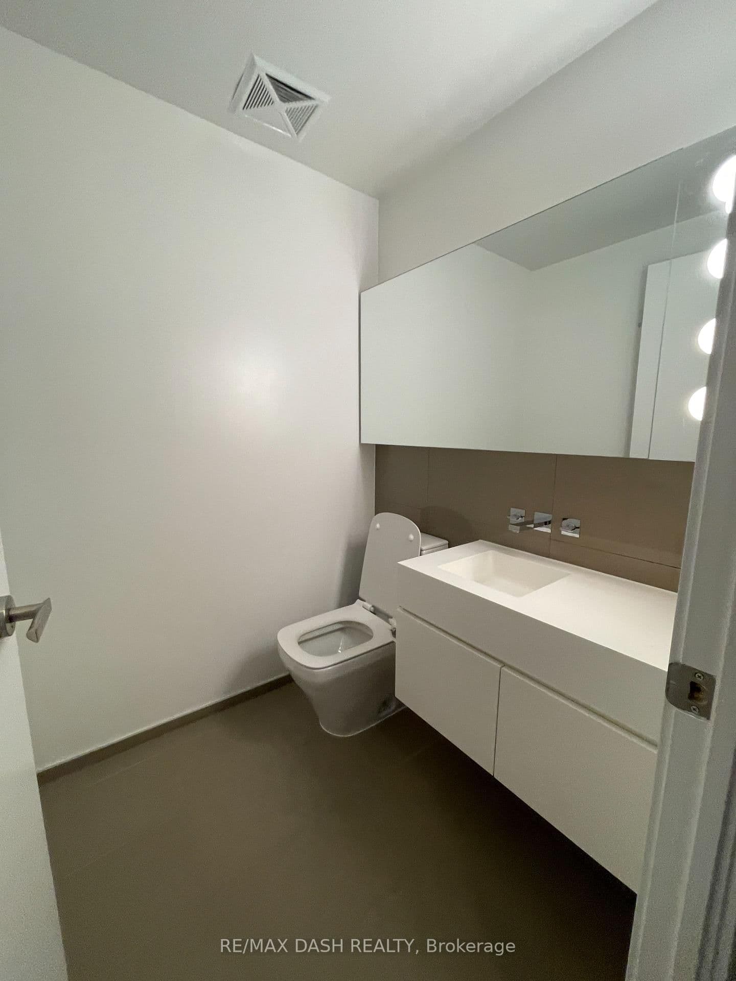 45 Charles Street E, Unit 4811 thumbnail 7