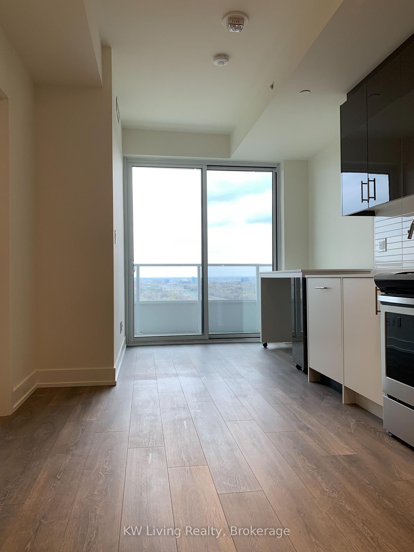 180 Fairview Mall Drive, Unit 1908 thumbnail 3