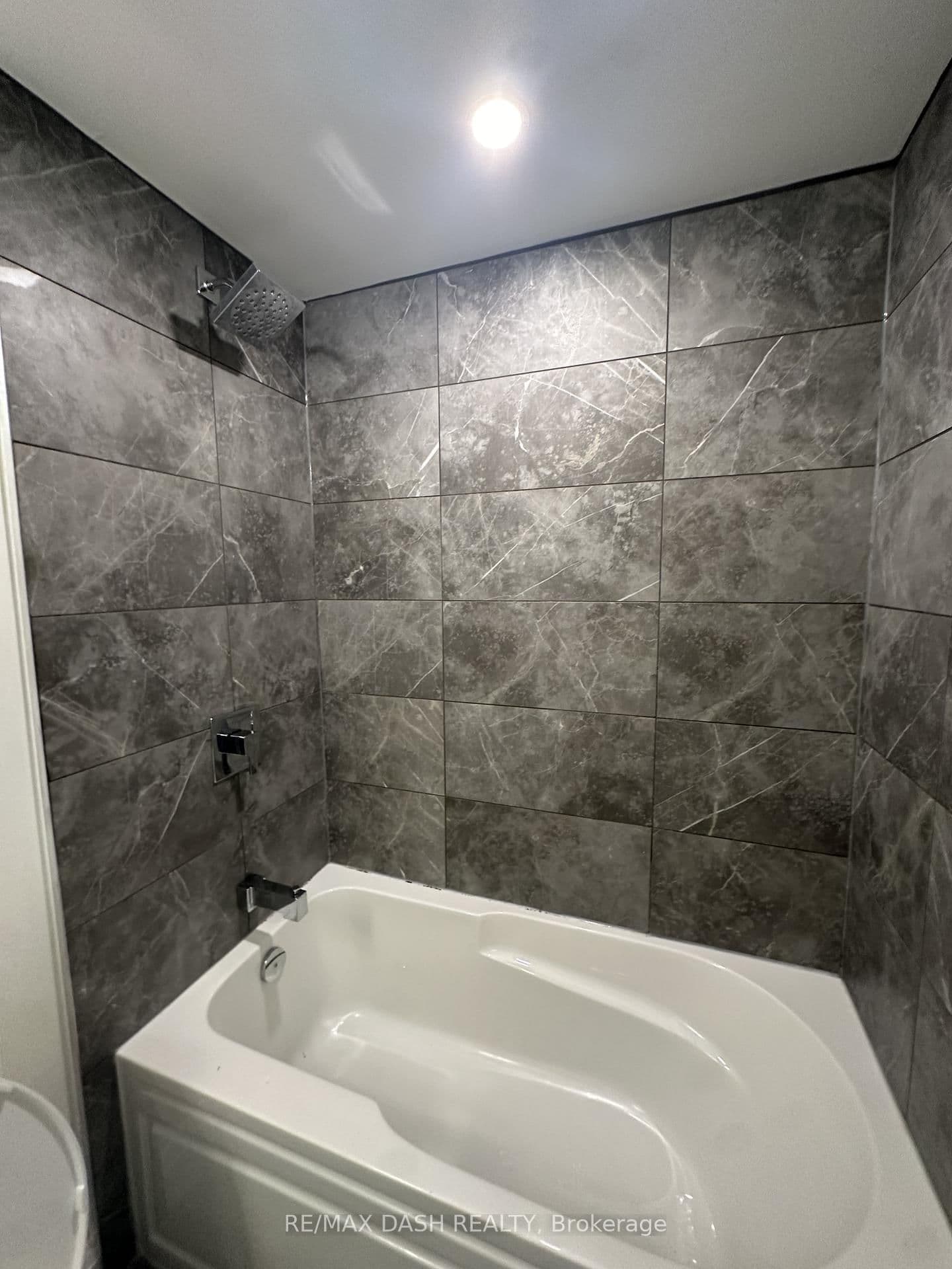 151 Avenue Road, Unit 501 thumbnail 12