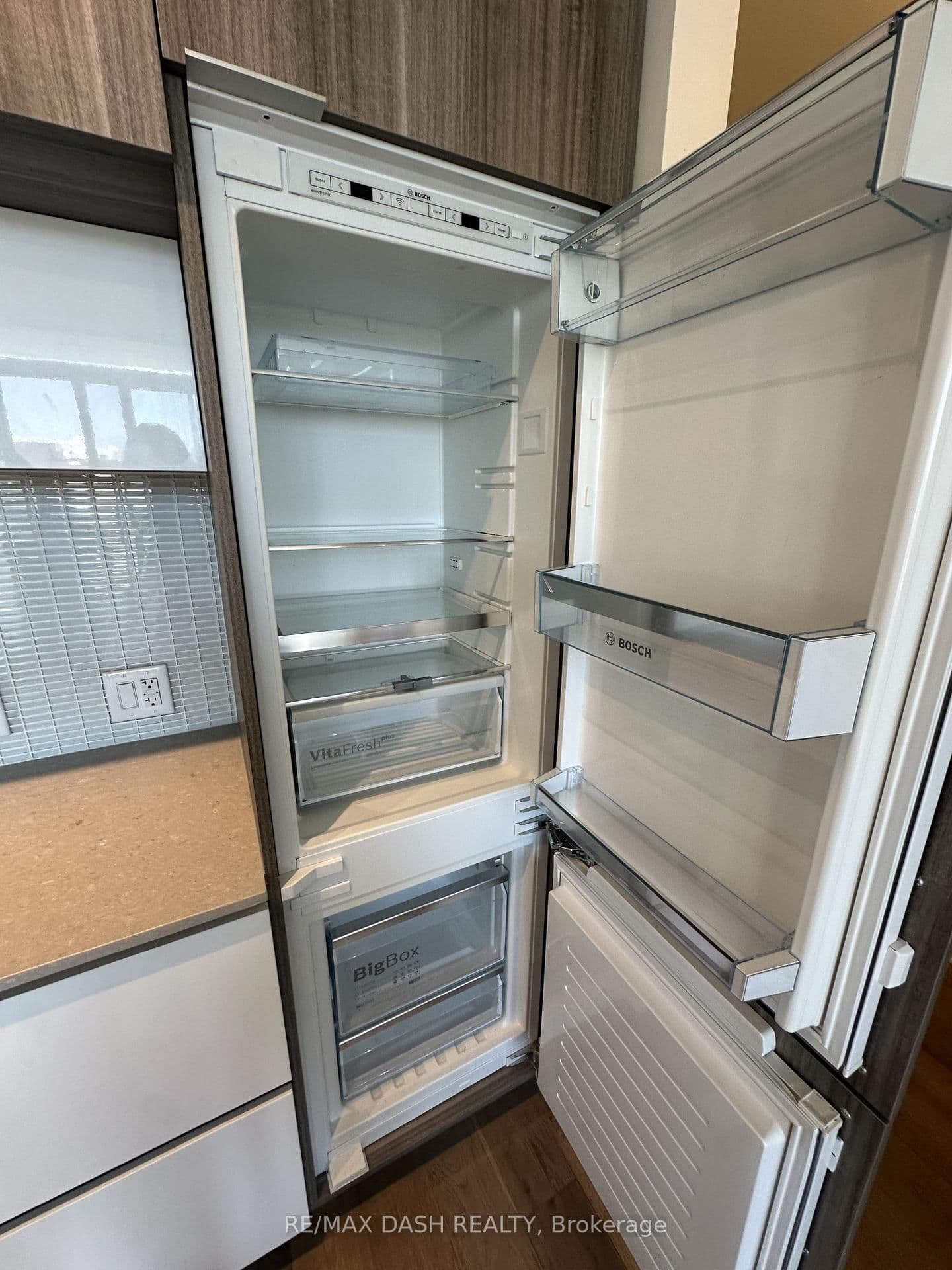 151 Avenue Road, Unit 501 thumbnail 14