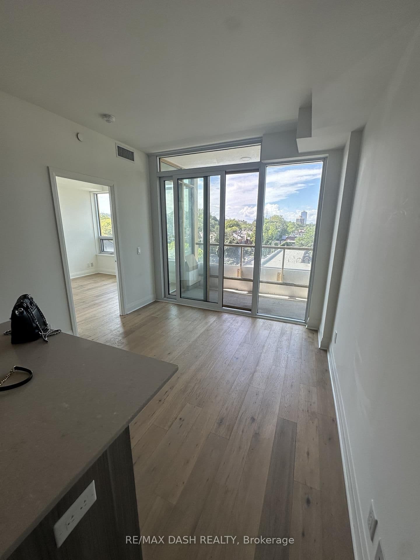 151 Avenue Road, Unit 501 thumbnail 16
