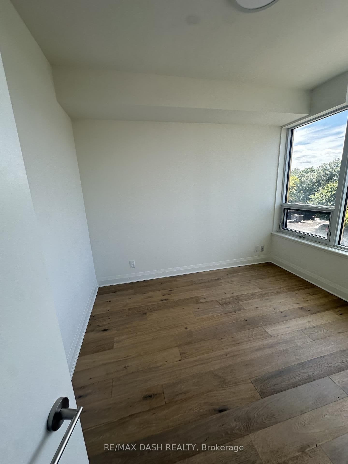 151 Avenue Road, Unit 501 thumbnail 17