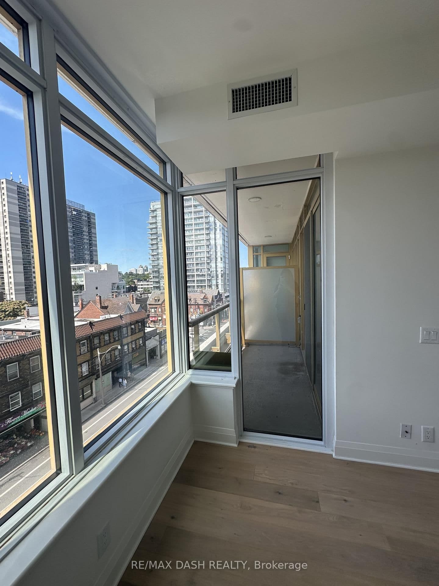 151 Avenue Road, Unit 501 thumbnail 18