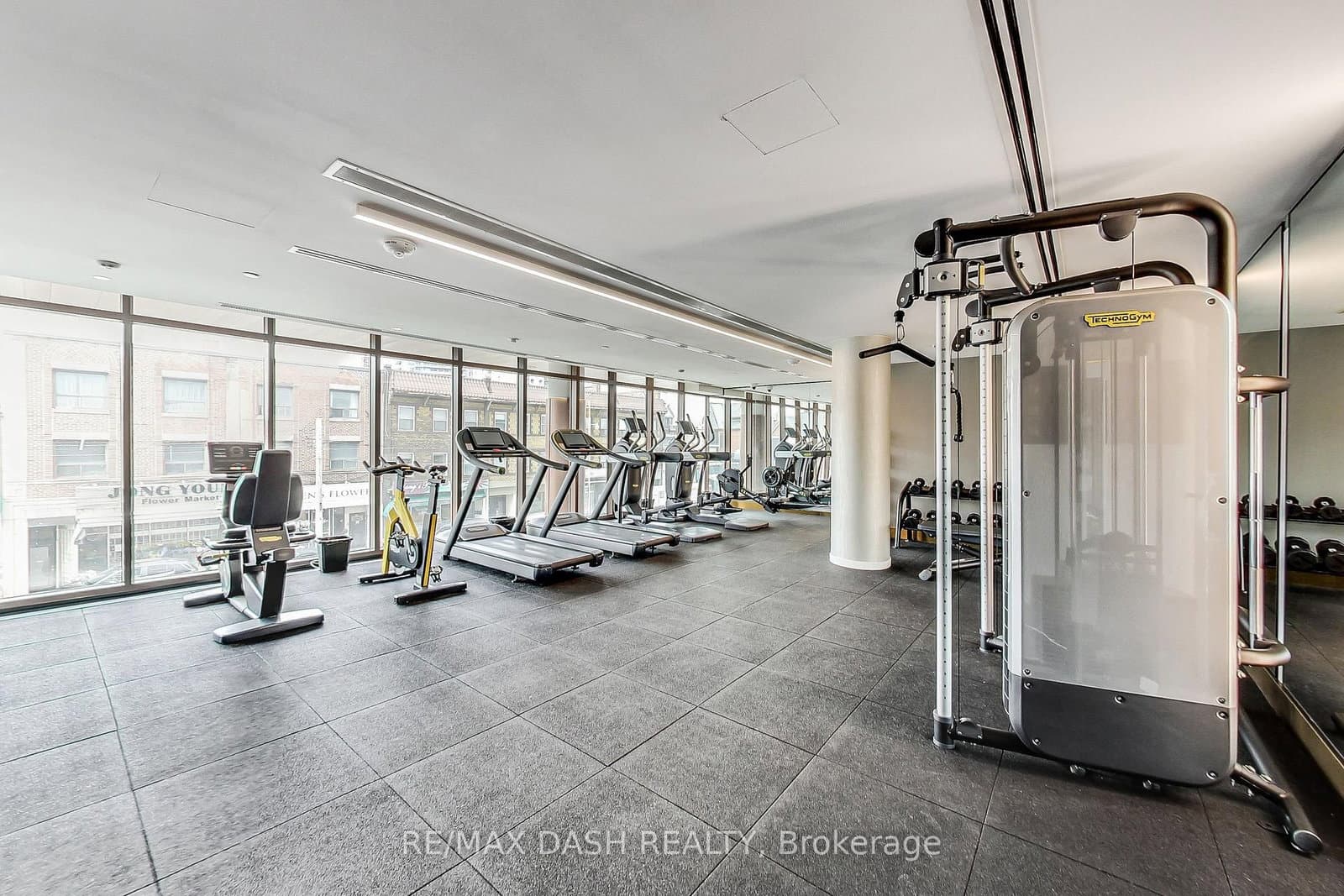 151 Avenue Road, Unit 501 thumbnail 21