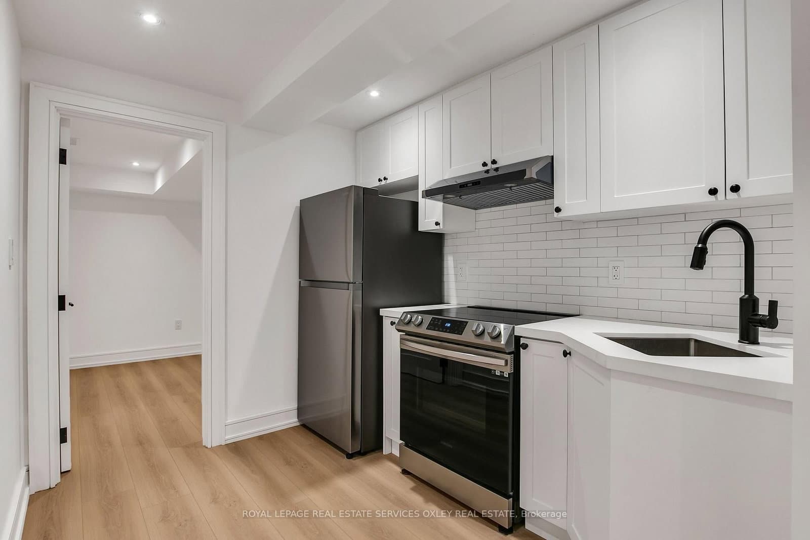195 Albany Avenue thumbnail 34
