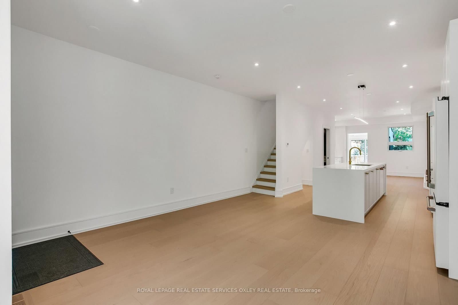 195 Albany Avenue thumbnail 5