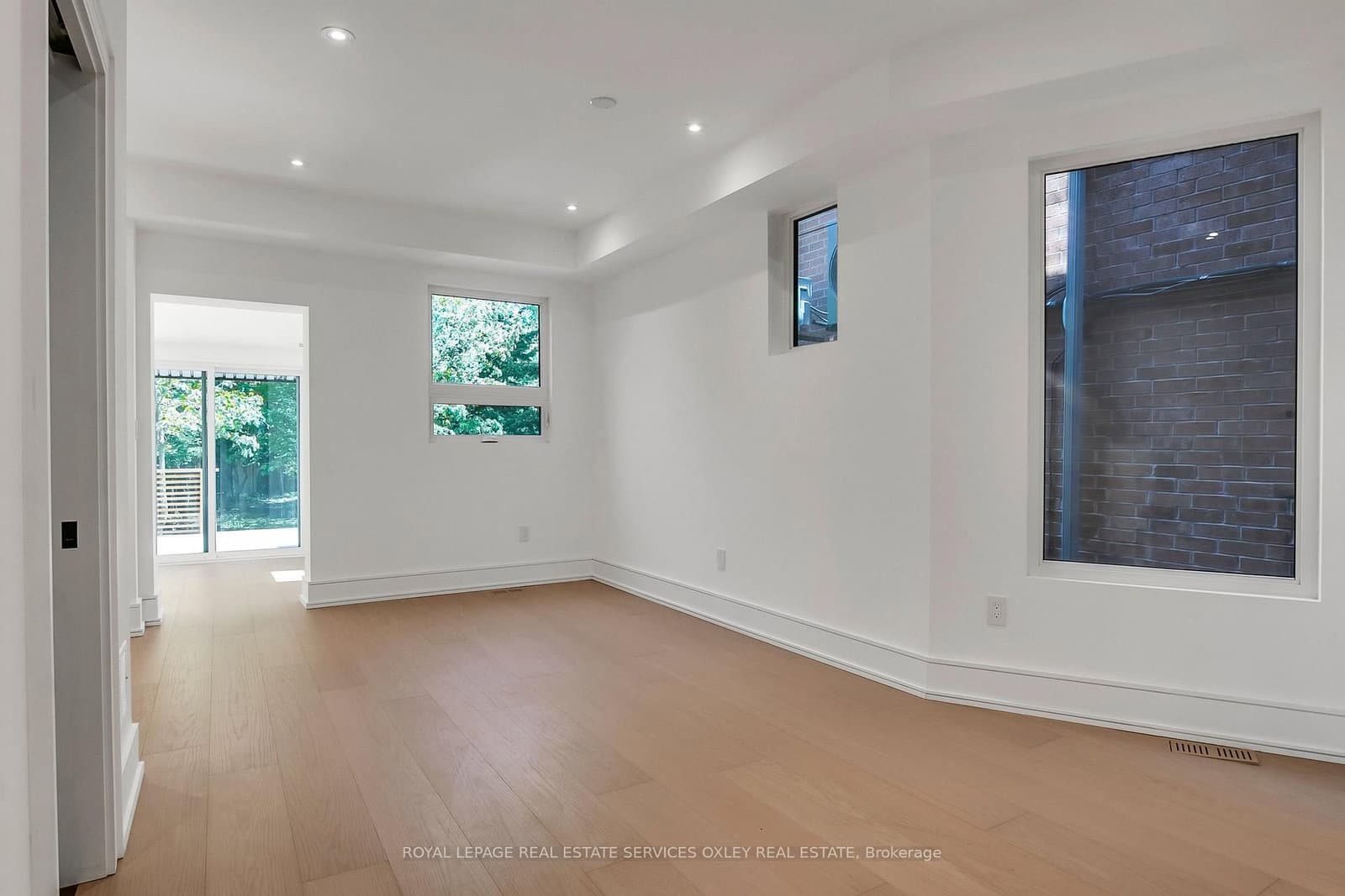 195 Albany Avenue thumbnail 6