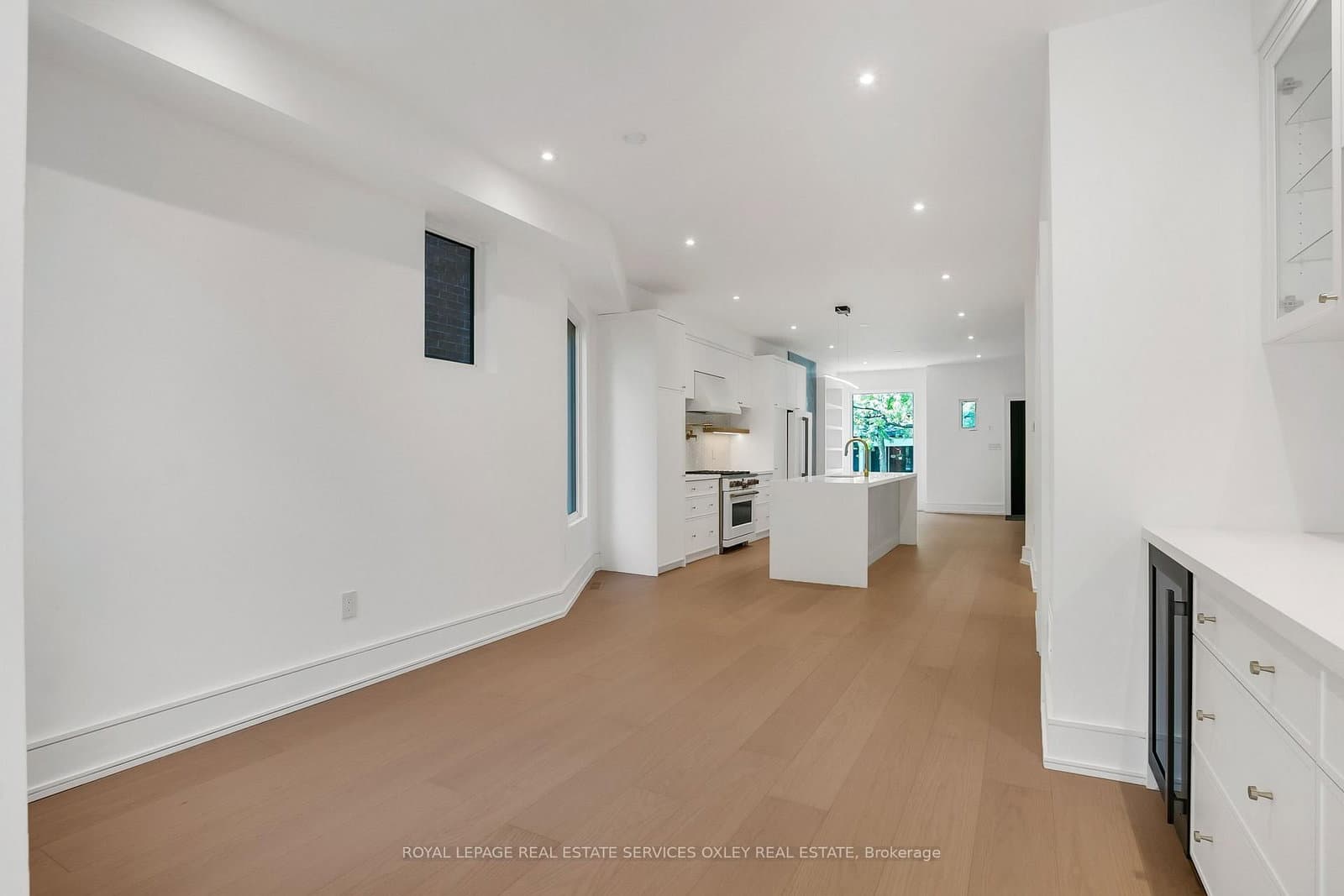 195 Albany Avenue thumbnail 8