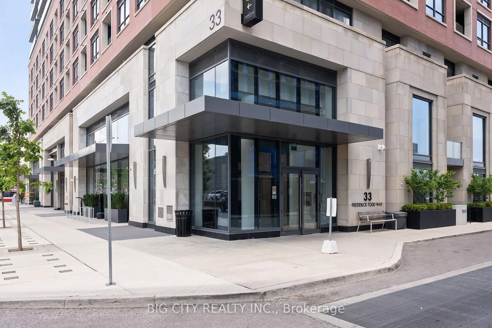 33 Frederick Todd Way, Unit 2002 thumbnail 3