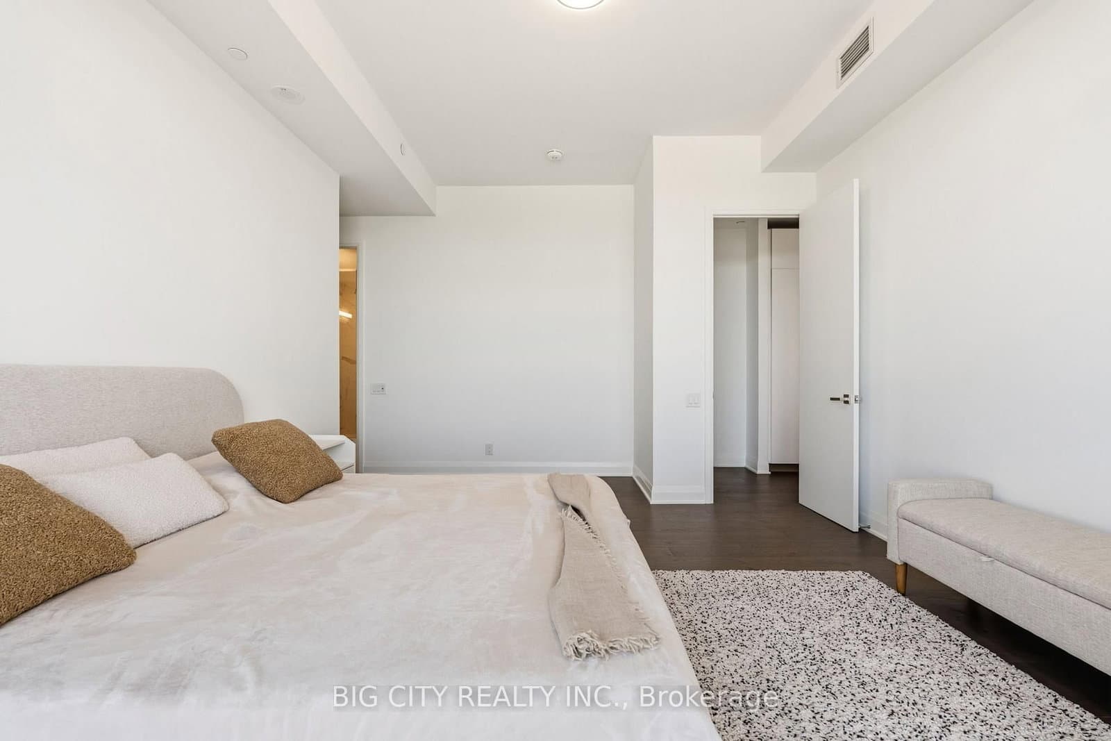 33 Frederick Todd Way, Unit 2002 thumbnail 34