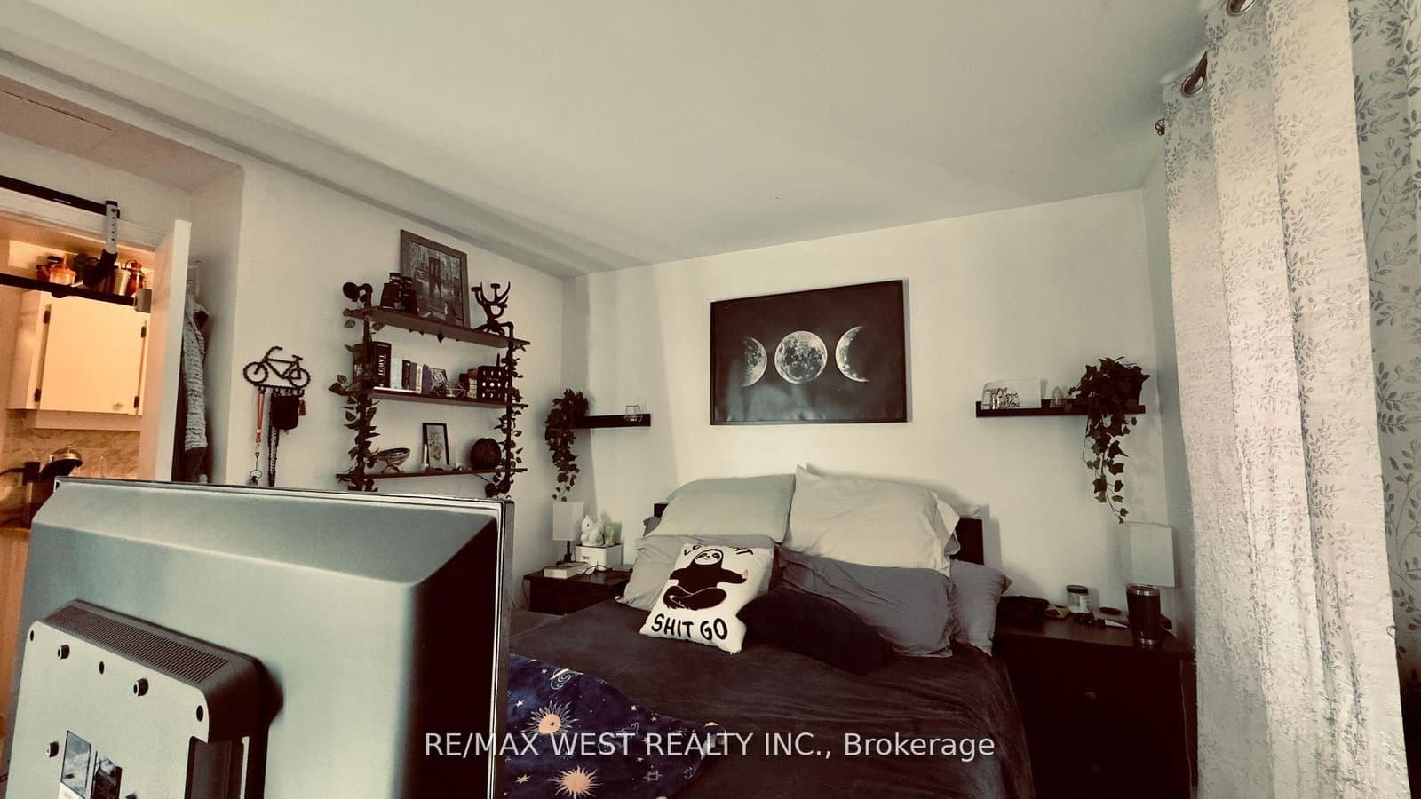 1061 Bathurst Street thumbnail 11