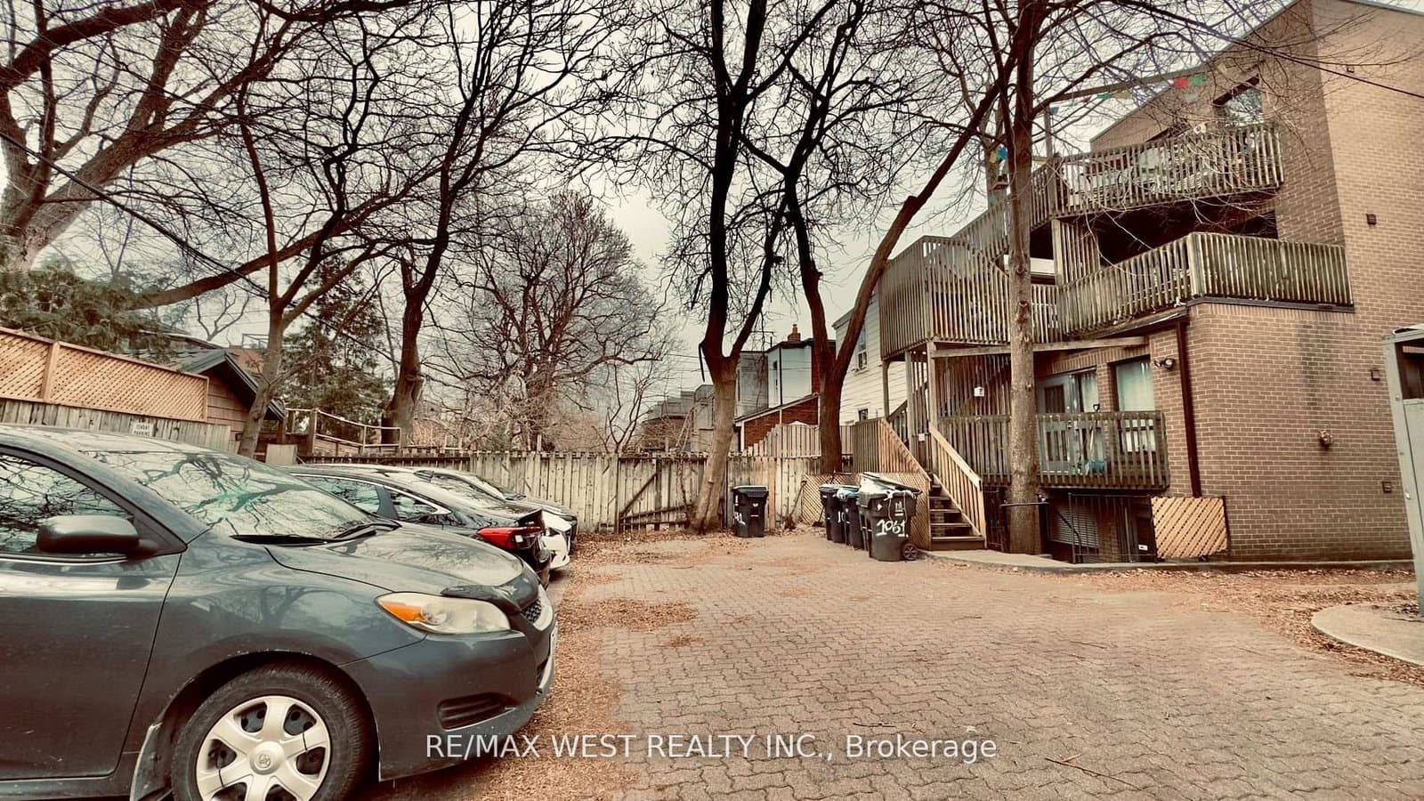 1061 Bathurst Street thumbnail 23