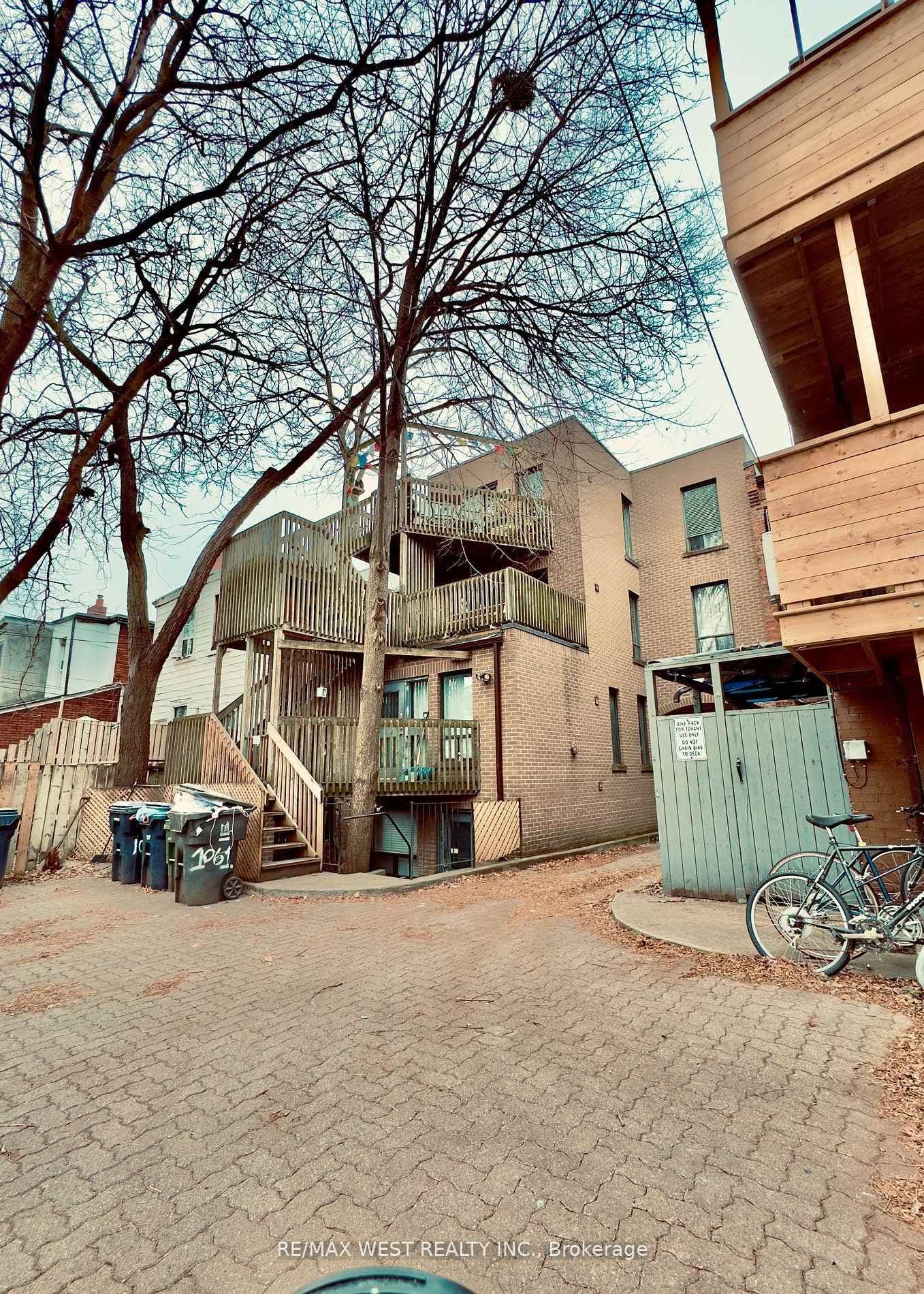 1061 Bathurst Street thumbnail 24