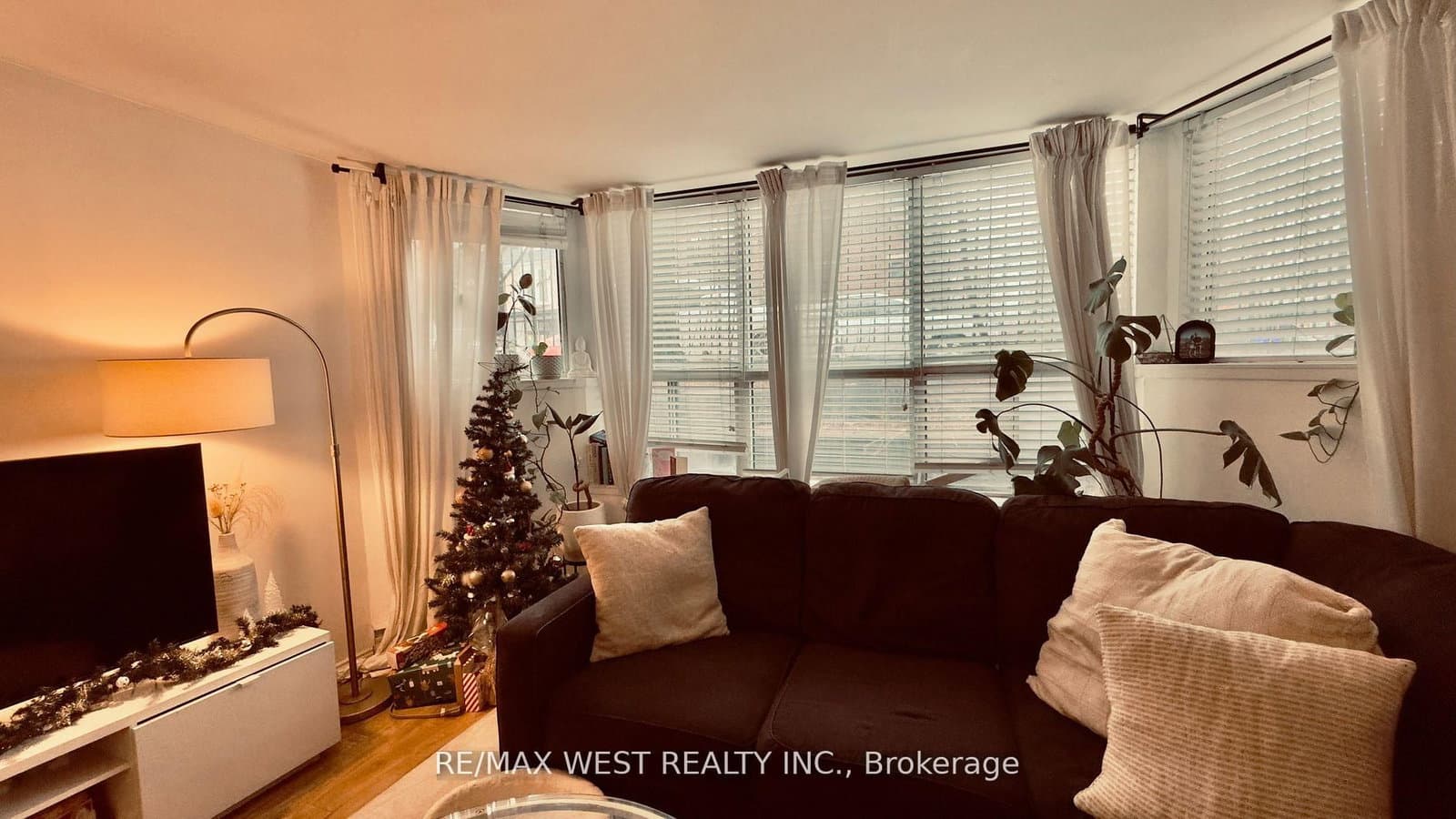 1061 Bathurst Street thumbnail 14