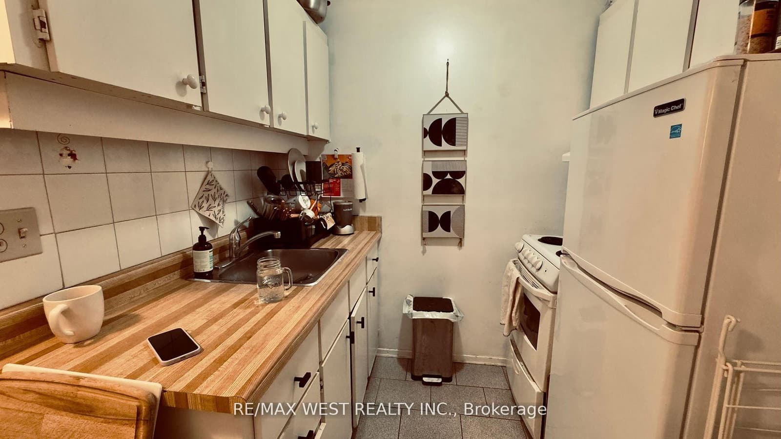 1061 Bathurst Street thumbnail 16