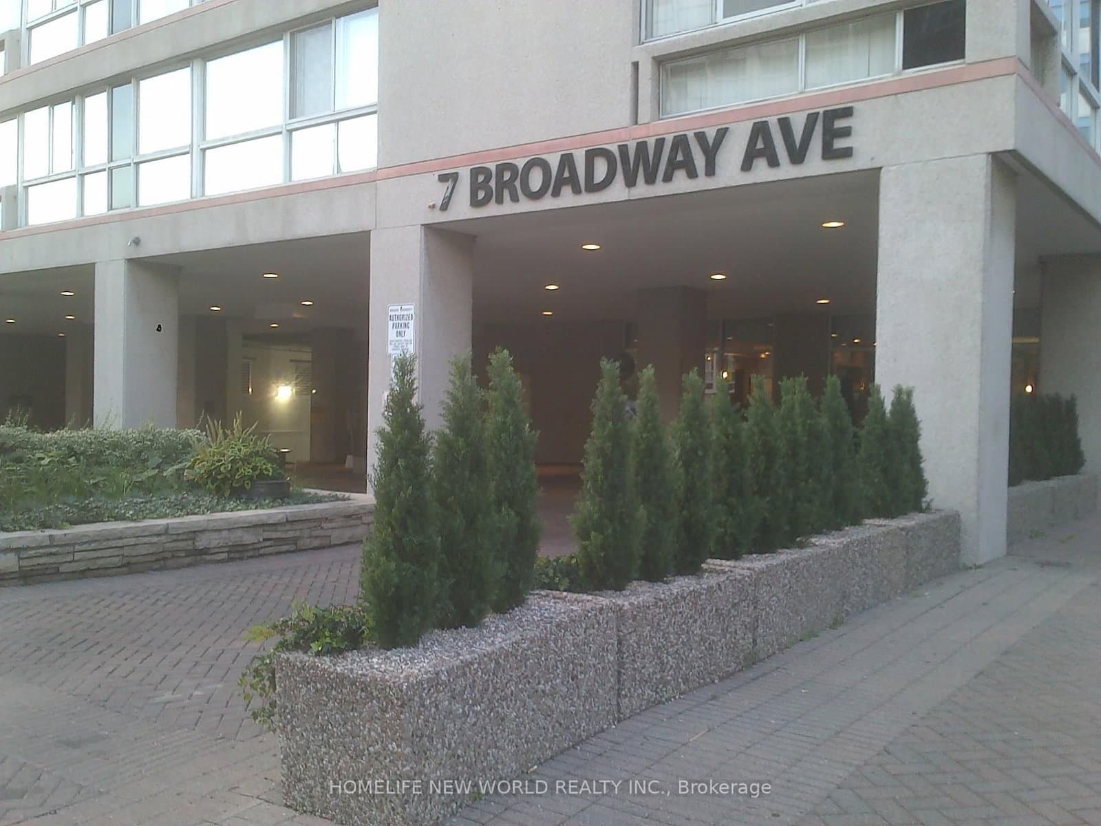 7 Broadway Avenue, Unit PH-F thumbnail 3