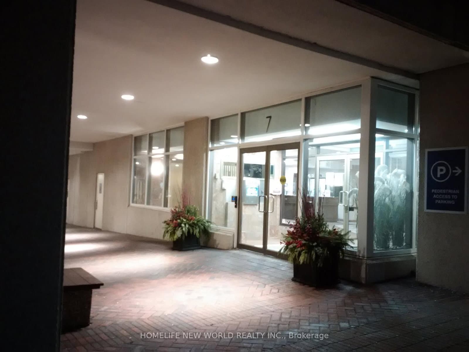 7 Broadway Avenue, Unit PH-F thumbnail 4