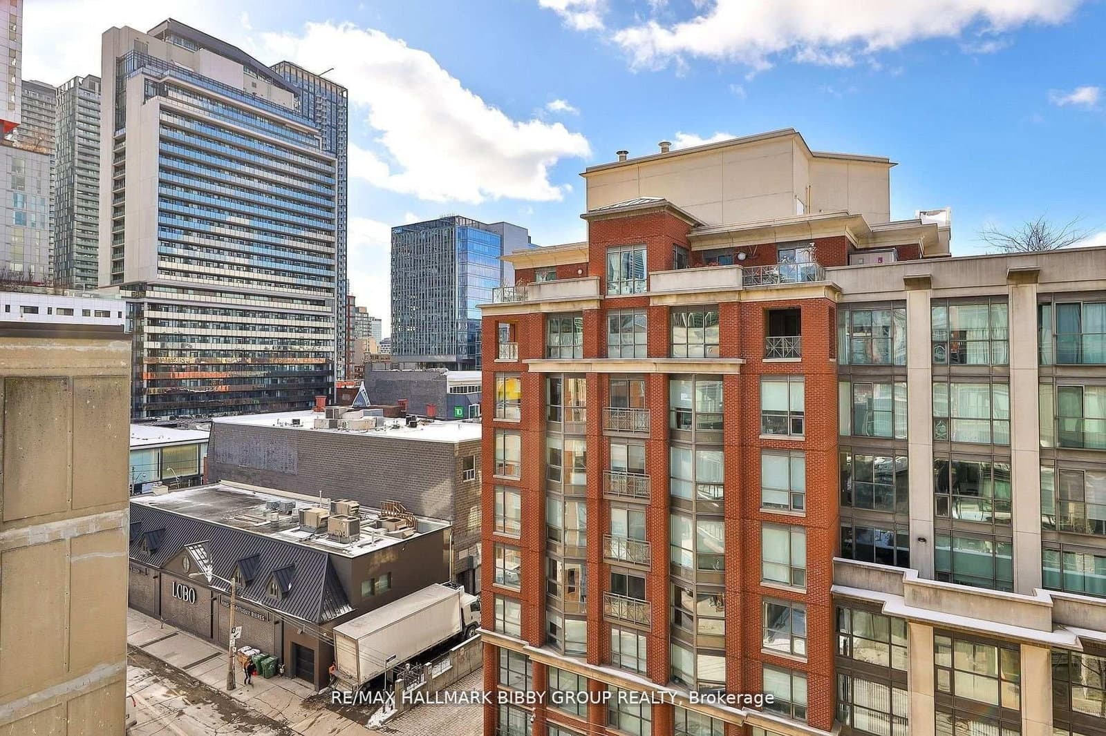 15 Beverley Street, Unit 710 thumbnail 20
