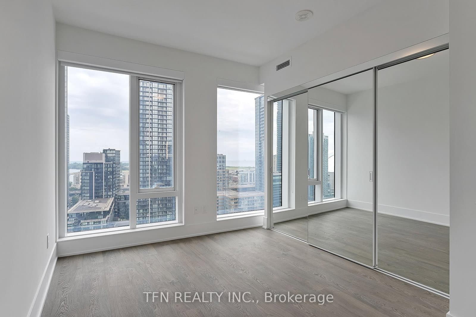470 Front Street W, Unit 1412 thumbnail 25